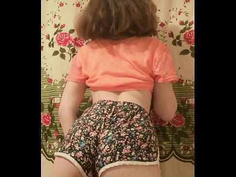 ❤️ Sexy mladá kočka svléká šortky před kamerou. ❤ Anal video u nás ❌️❤